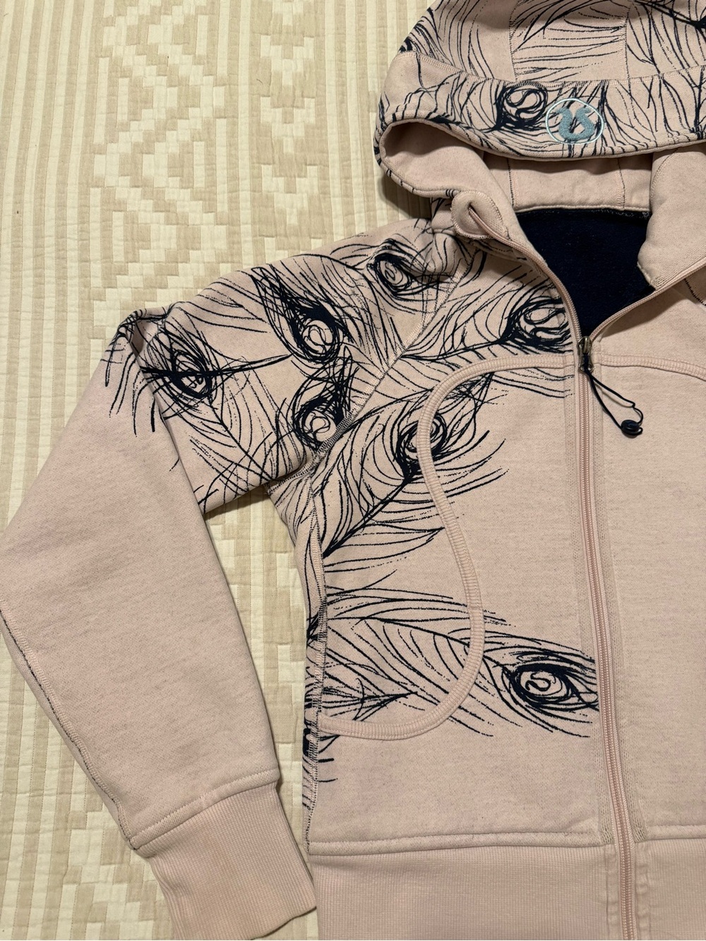 Lululemon RARE Light Pink Women's Scuba Hoodie with Feather Print